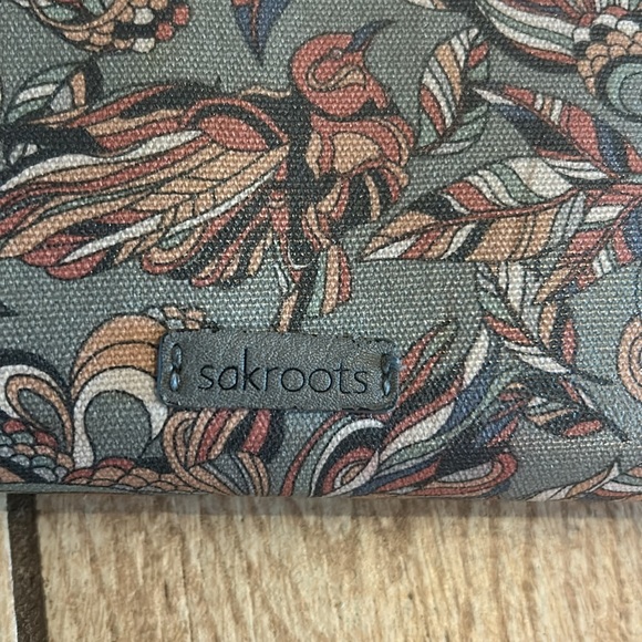 Sakroots Gray Olympic Smartphone Crossbody Purse Wristlet Wallet Art For A Cause - Picture 3 of 6